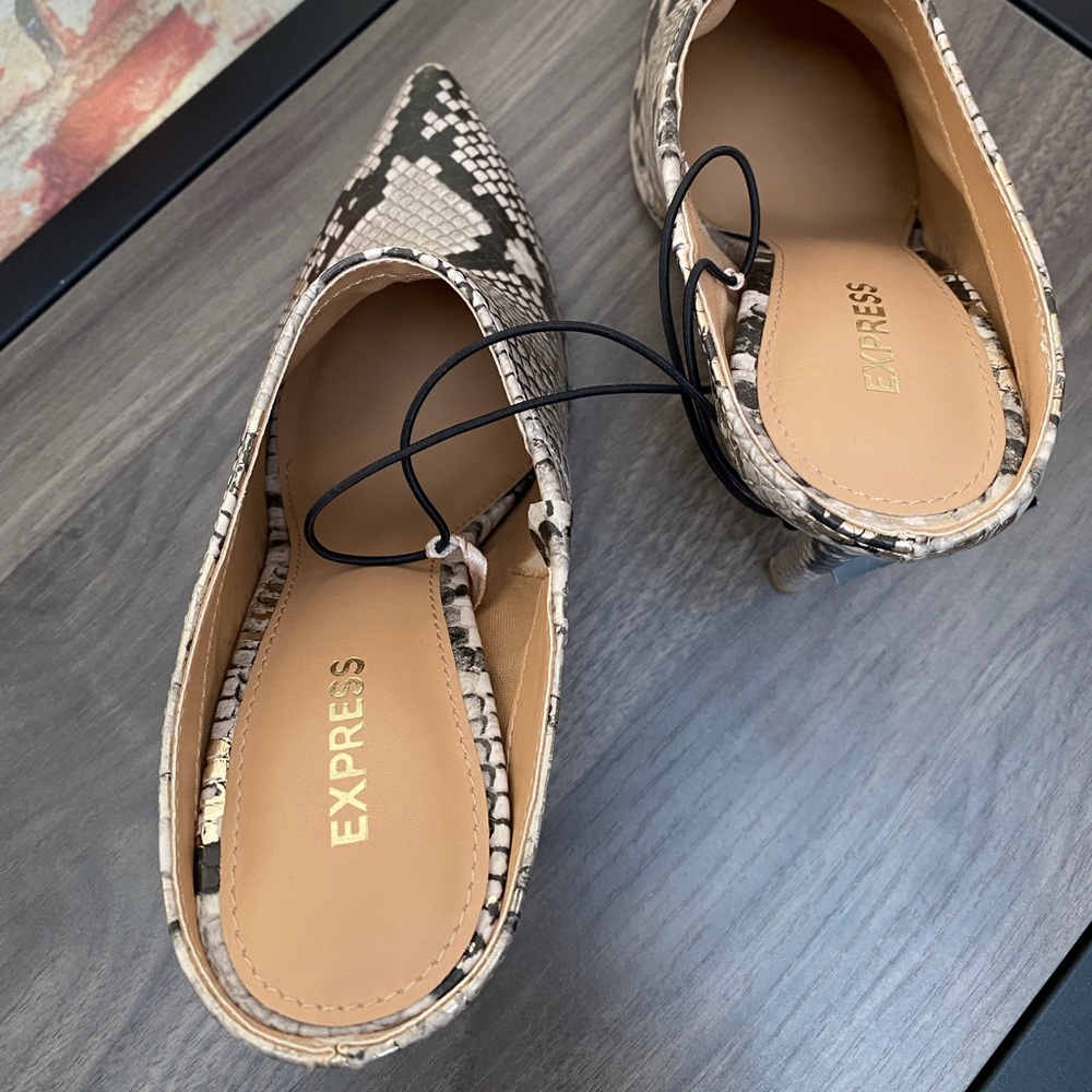 New Women’s Snakeskin Print Pointed Toe Mules - Picture 5 of 10